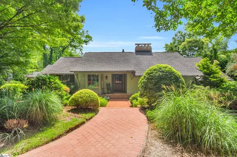 9 Hermitage Rd, Greenville, SC 29615