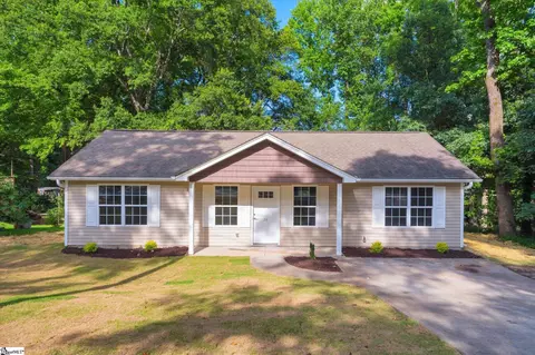 26 Cuttino Cir, Greenville, SC 29609