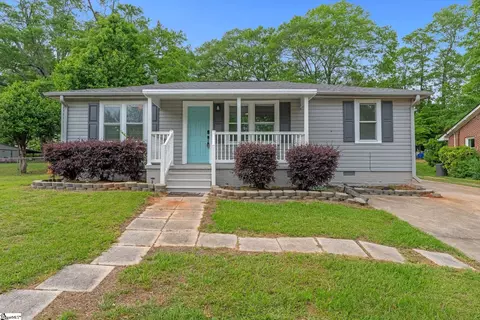 661 Maple Dr, Greer, SC 29651 photo 1