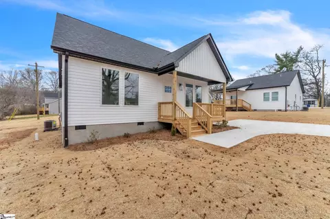 161 Balsam Ave, Wellford, SC 29385