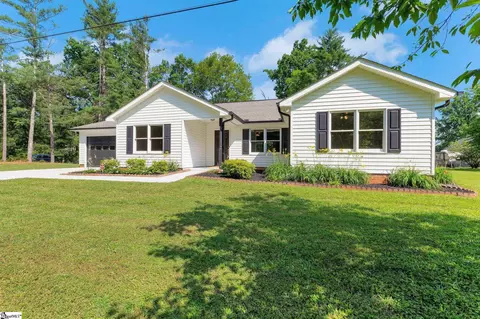 226 Silver Lake Rd, Duncan, SC 29334