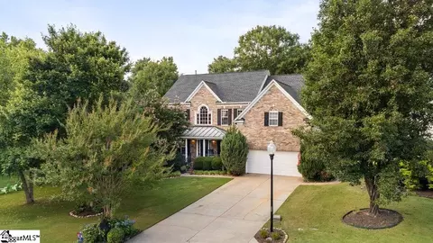 8 Fullerton Ct, Simpsonville, SC 29681