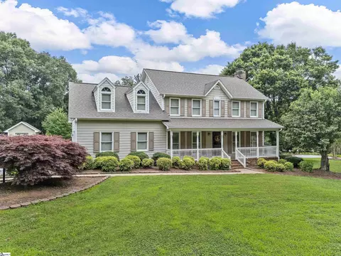 209 Thornhill Dr, Spartanburg, SC 29301