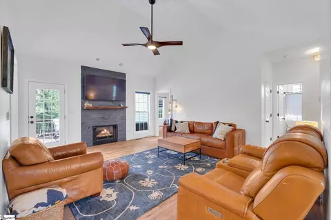 130 Cater Dr, Easley, SC 29642 photo 2