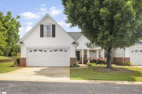 25 Cedar Rock Dr, Greer, SC 29650