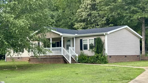 116 Lakeside Dr, Taylors, SC 29687