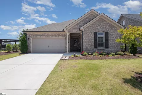 15 Lifestyle Ct, Greer, SC 29650