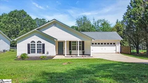 29 Ridge Rd, Greenville, SC 29617