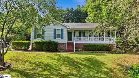 121 Chesterfield Ct, Easley, SC 29640