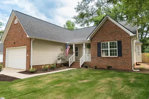 232 Silverbell Dr, Boiling Springs, SC 29316