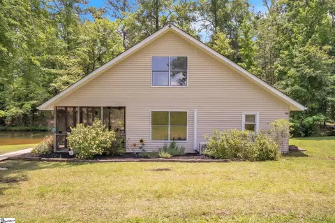 222 S Summer Pl, Ninety Six, SC 29666