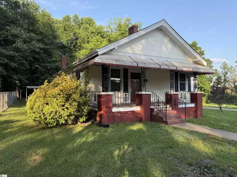 18 School St, Travelers Rest, SC 29690