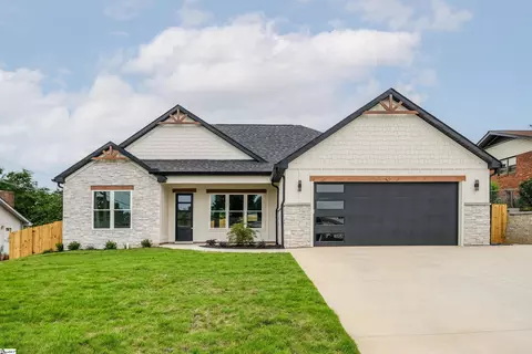 123 Stribling Cir, Spartanburg, SC 29301