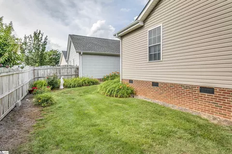 Exterior - 110 Baldwin Pl, Easley, SC 29642 photo 6 of 7