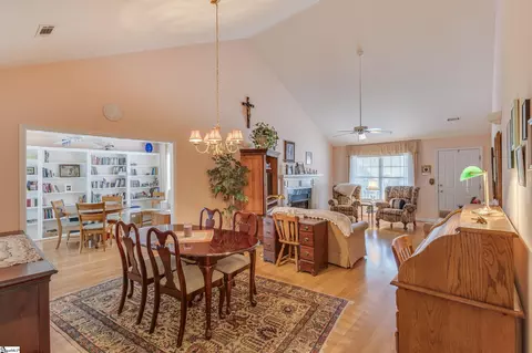 Dining - 110 Baldwin Pl, Easley, SC 29642 photo 2 of 3