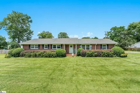106 Thackston St, Fountain Inn, SC 29644