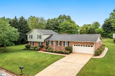 7 Velma Dr, Taylors, SC 29687