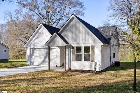Exterior - 404 Burrell St, Pendleton, SC 29670 photo 2 of 3