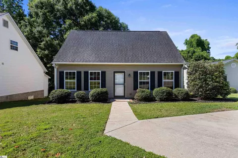 121 Trout Ct, Spartanburg, SC 29302