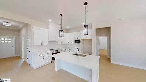 Kitchen - 124 Susans Rd, Gaffney, SC 29341 photo 3 of 4