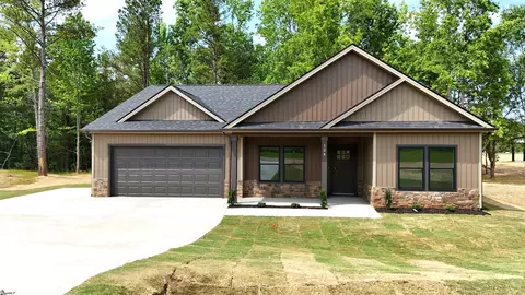 124 Susans Rd, Gaffney, SC 29341