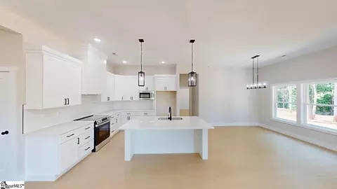 Kitchen - 124 Susans Rd, Gaffney, SC 29341 photo 2 of 4