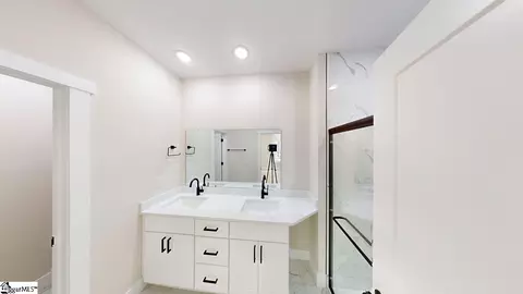 Bath - 124 Susans Rd, Gaffney, SC 29341 photo 1 of 2