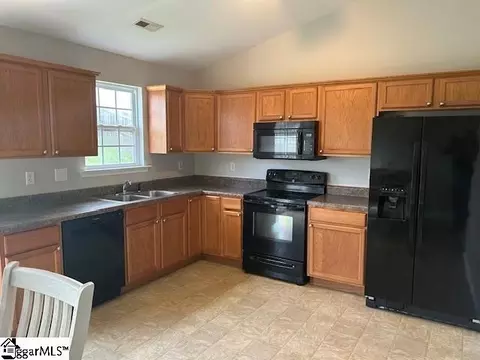 Kitchen - 102 Lear Dr, Laurens, SC 29360 photo 1 of 2