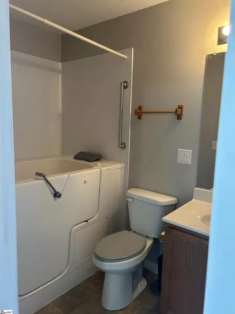 Bath - 102 Lear Dr, Laurens, SC 29360 photo 2 of 3