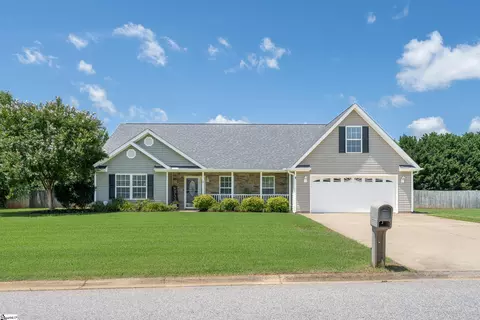 6 Gratiot Ln, Greer, SC 29651
