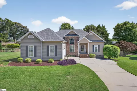 10 Parkcrest Ct, Simpsonville, SC 29681