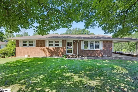 418 Penarth Dr, Greenville, SC 29617