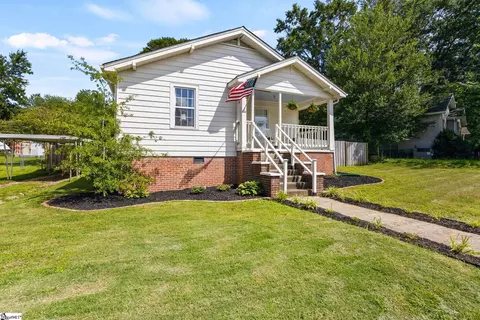 220 Webster St, Slater, SC 29683