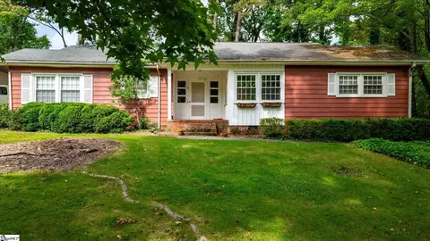 6 Wildwood Rd, Greenville, SC 29615