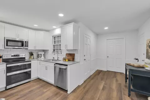 Entry Way - 505 E Hackney Rd, Greer, SC 29650 photo 1 of 1
