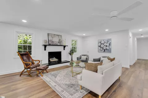 Living - 505 E Hackney Rd, Greer, SC 29650 photo 1 of 4