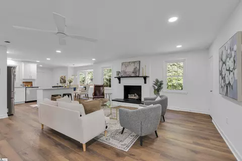 Living - 505 E Hackney Rd, Greer, SC 29650 photo 2 of 4