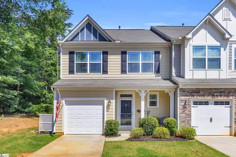 704 Daisy Hill Ln, Simpsonville, SC 29681