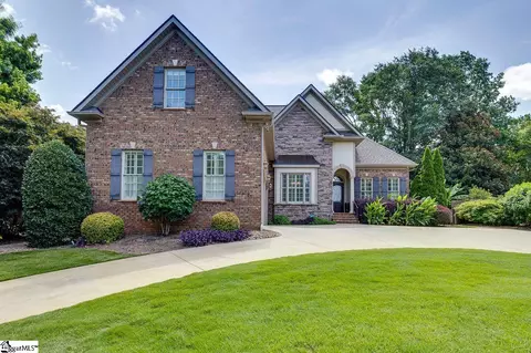 6 Knightsbridge Dr, Simpsonville, SC 29681