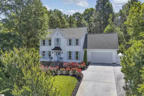 109 Golf View Ln, Greenville, SC 29609