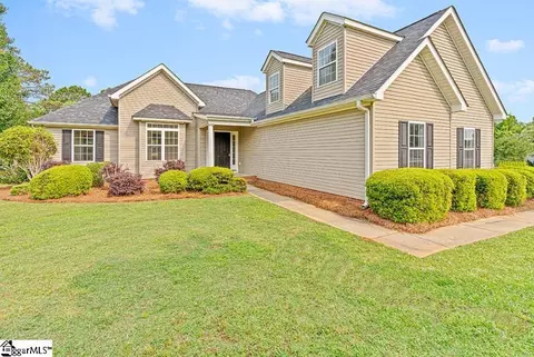 303 Bent Creek Rd, Greenwood, SC 29649