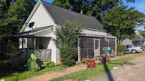 109 Hammett St, Greenville, SC 29609