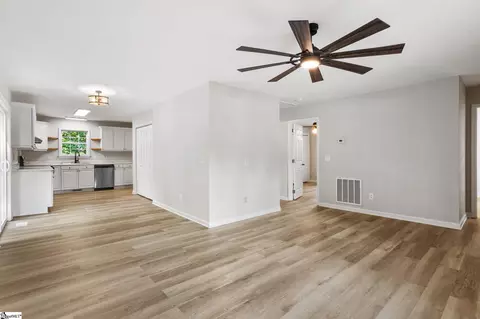 104 Gilbert St, Greer, SC 29651 photo 8