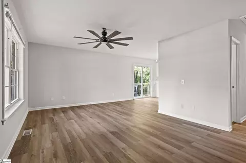 104 Gilbert St, Greer, SC 29651 photo 9