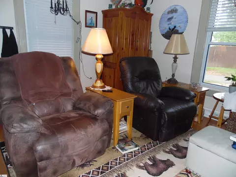 Living - 111 W 7th Ave, Easley, SC 29640 photo 1 of 2