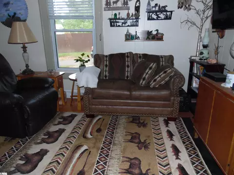 Living - 111 W 7th Ave, Easley, SC 29640 photo 2 of 2