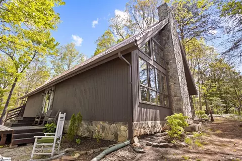 207 Sassafras Dr, Taylors, SC 29687