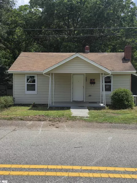207 Sanders St, Honea Path, SC 29654