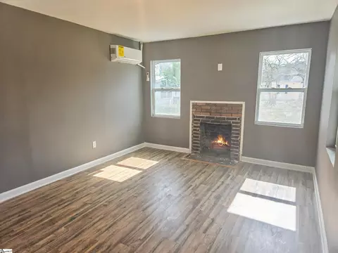 Living - 207 Sanders St, Honea Path, SC 29654 photo 1 of 2