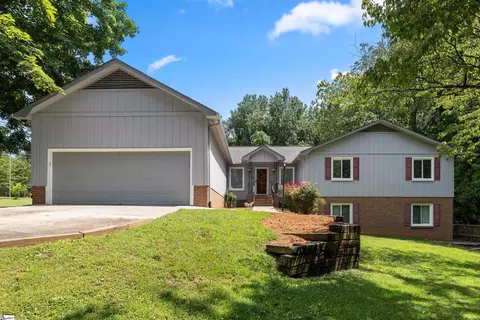 132 Mustang Cir, Simpsonville, SC 29681